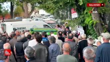 Balıkesir'de kazada hayatını kaybeden hamile anne, 3 yaşındaki kızı ve bebeği toprağa verildi