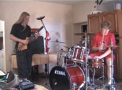 Guitare fretless et batterie