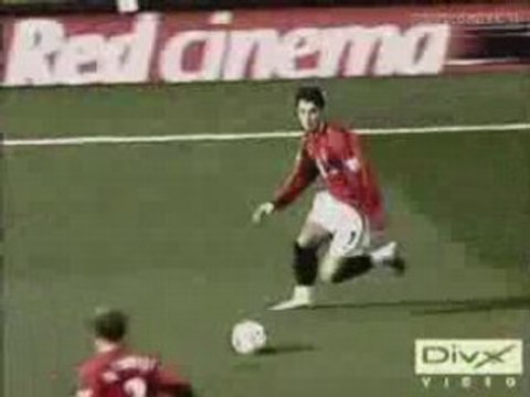 Ronaldinho e Cristiano Ronaldo - Dribles