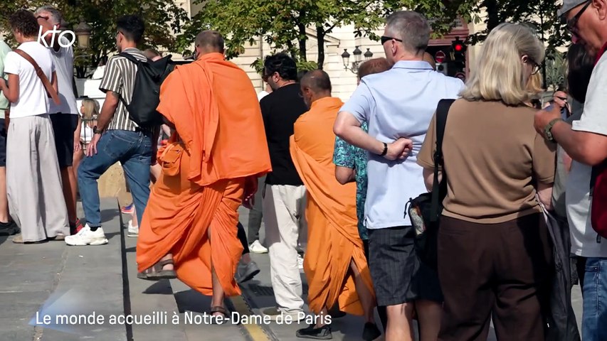 Le monde accueilli à Notre-Dame de Paris