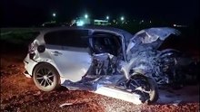 Milagre na 369 em Cascavel: Após forte impacto entre BMW e carreta, condutor de automóvel sai ileso