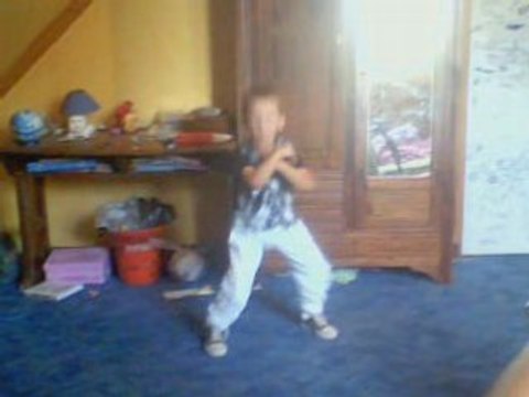 Emilien fashion tecktonik killer =D