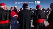 Франция встречает Льва XIV в аэропорту Орли, звонят колокола