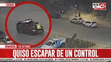 Quiso escapar de un control y arrastró a agente de tránsito por varias cuadras