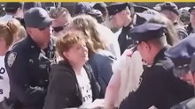 La actriz Susan Sarandon es detenida en una protesta que exigía el fin del envío de armas a Israel