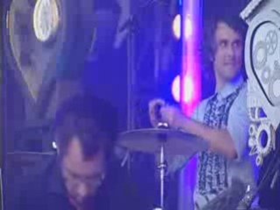 Dionysos - 05 - La métamorphose de Mr. chat (Paleo 2008)