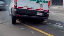 Detienen a chofer de ambulancia del IMSS por chocar con varios autos en Azcapotzalco