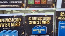Afiliados de IOMA se movilizaron en La Plata y juntaron firmas tras los reclamos
