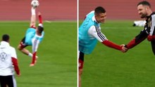 Tresoldi gol pazzesco con la Germania in allenamento: rovesciata splendida