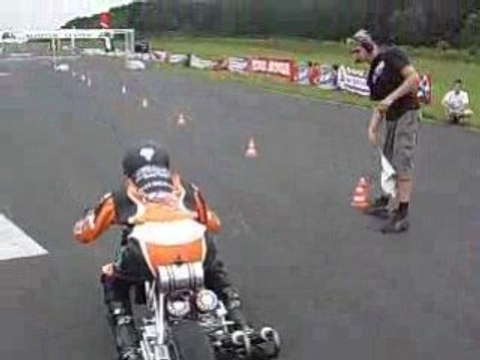 Bi-Cylindre BB77 depart en glisse mzH08 par freeman N°2