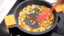 POLLO CON TOMATE CASERO: la receta de toda la vida que pide PAN 🍗🍅