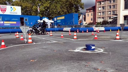 &Agrave; Feurs, les adolescents s&rsquo;initient &agrave; la conduite d&rsquo;un deux-roues avec les CRS