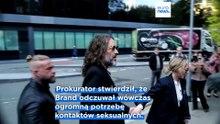 Prokuratura nazywa Russella Branda bezwzględnym drapieżcą seksualnym na rozpoczęciu procesu