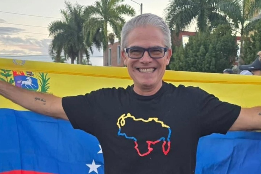 Nelson Bustamante regresa a Venezuela y queda impactado por lo que vio en La Guaira
