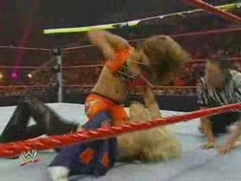 Mickie James vs Jillian