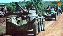 E.B.R. Panhard : L'Extraordinaire Blindé Français à 8 Roues et Double Poste de Conduite