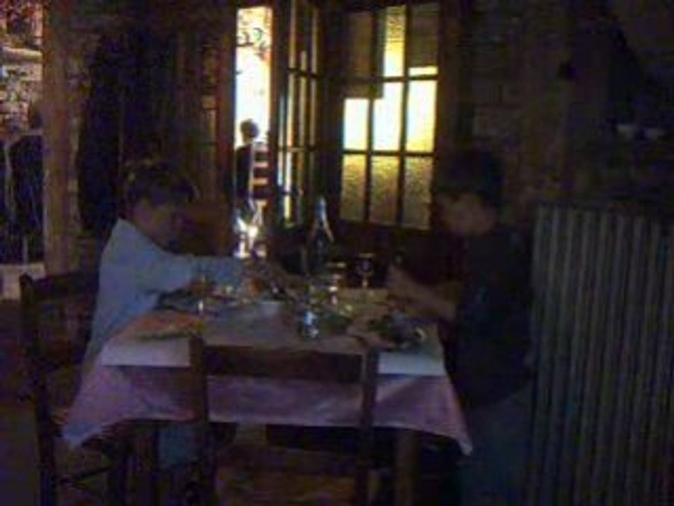 Maël et Loan a table 9 aout 2008 60 ans de Marie!