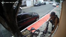 Criminoso furta uma bicicleta avaliada três mil reais em prédio de Jardim da Penha, em Vitória