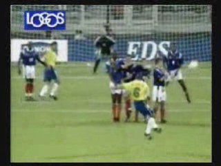 ROBERTO CARLOS SUPER FREE KICK