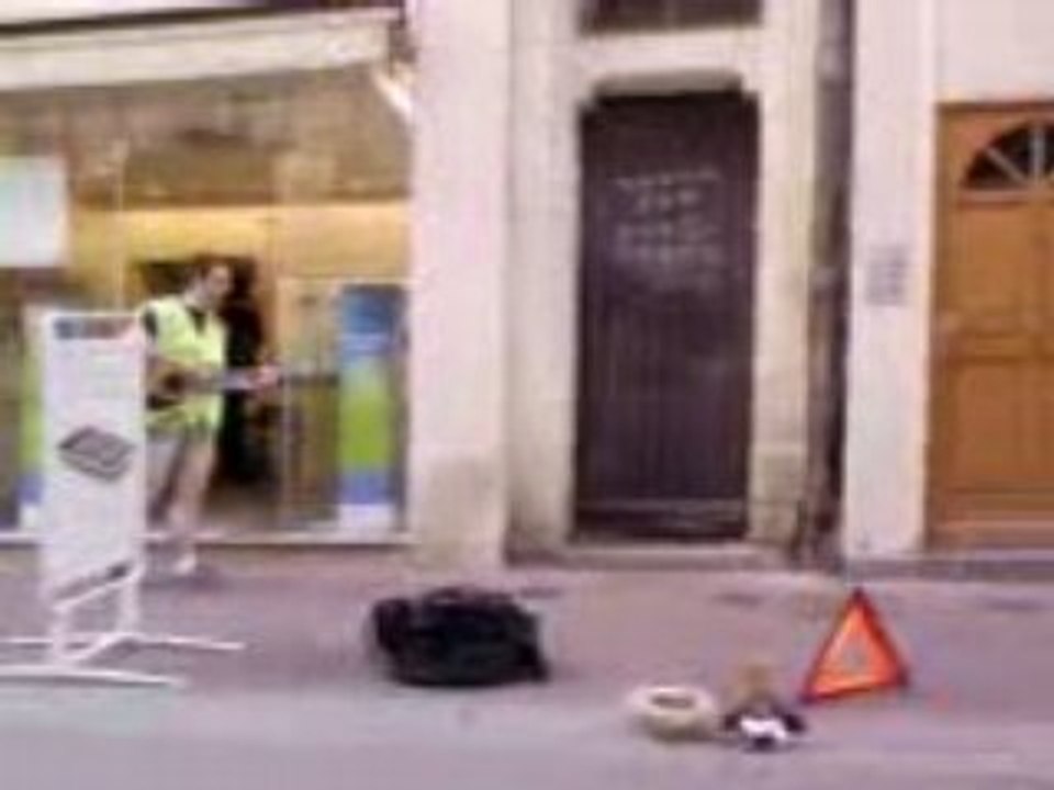 pas de sous, pas de pantalons