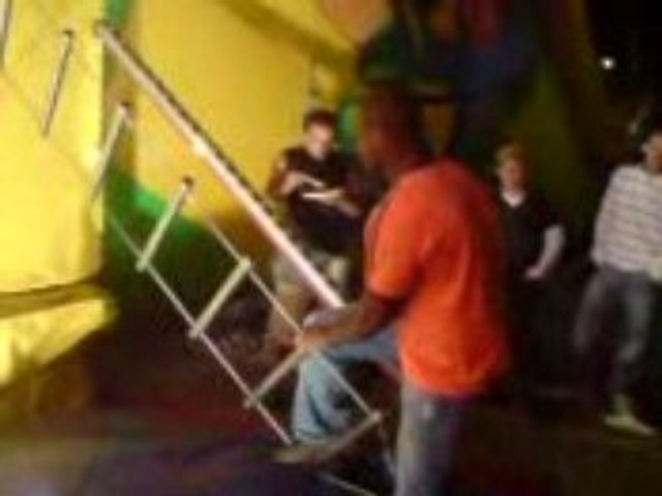 Toi-Zé en mode escalade, Fête de Genève.