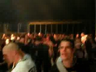 Julien et Axel devant la scène hardcore THE QONTINENT