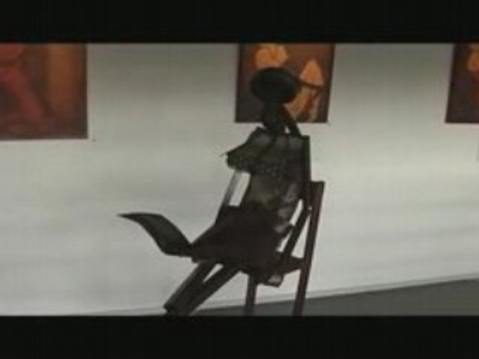 Statuette filmée par une grue Coolcam sur harnais