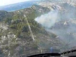 Largage sur  feu dans les calanques de Marseille