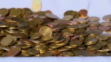 Does the average American have $10,000 in savings ?