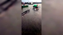Düzce'de elverişsiz hava şartlarından etkilenen 7 balıkçı teknesi zarar gördü