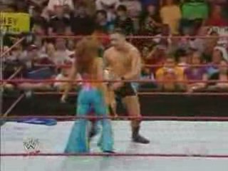 Raw 08.11.08 Santino Marella vs Mickie James
