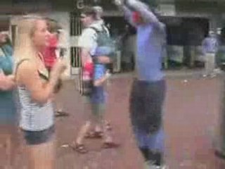 Une reporter qui mouille le maillot !