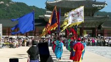 [현장 카메라]경복궁서 버젓이…담뱃불 붙이는 관광객
