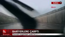 Bursa'da otomobil kayganlaşan yolda bariyerlere çarptı