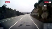 Karabük'te hatalı sollama yapan araç kazaya davetiye çıkardı