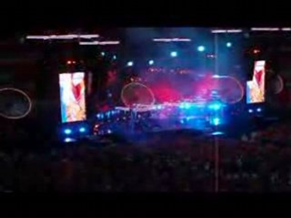 Muse Butterflies_and_Hurricanes Live Wembley Stadium 16-June