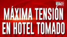 Máxima tensión en hotel tomado: desalojan a 60 familias
