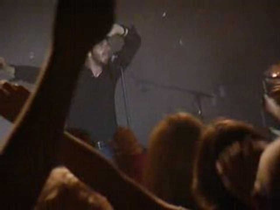 Patrick qui chante avec le public