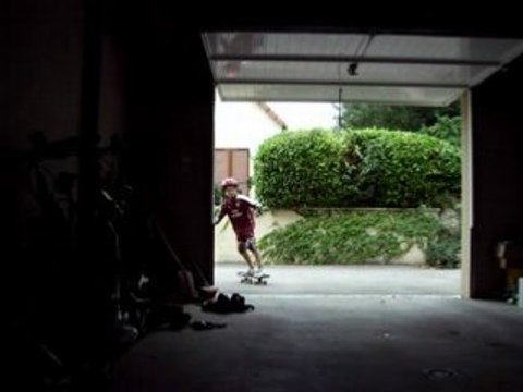 Régis fait du skate N=°2