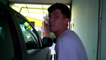 Rescatamos el coche abandonado del abuelo y lo pusimos a prueba en terrenos difíciles