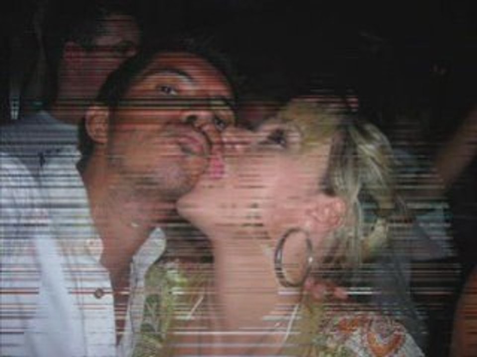 French kiss Cindy
