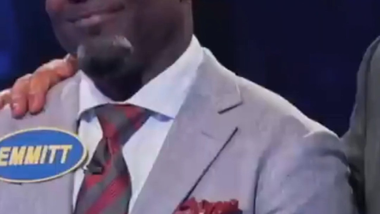 Emmitt Smith Runs Up the Score on Celebrity Family Feud