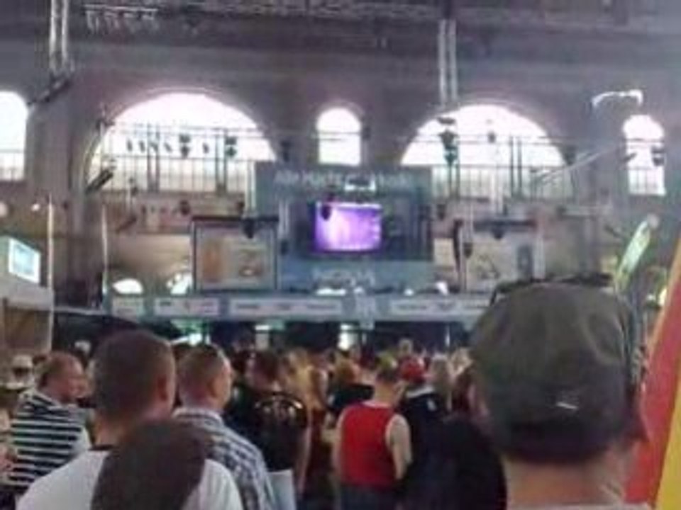 Street Parade 2008 Zurich - Mainstation Party 1