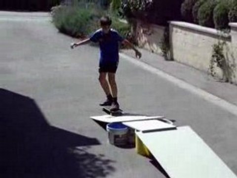 Régis fait du skate-board 03