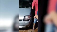 Chuva intensa alaga rua no bairro Floresta em Cascavel