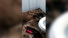 Chuva intensa invade casa de idosas na Rua Itália, em Cascavel