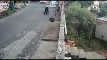 Dupla assalta mulheres em ponto de ônibus na Serra