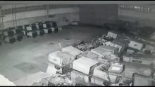 Suspeito invade loja durante a madrugada