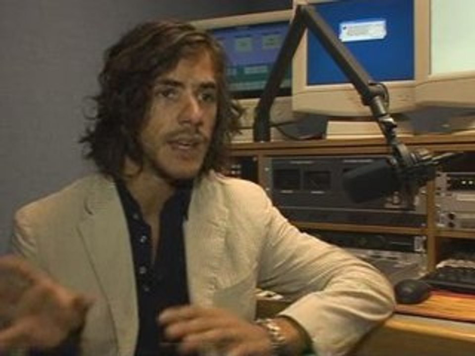 Jack Savoretti's 'Soldier's Eyes' video challenge video Dailymotion