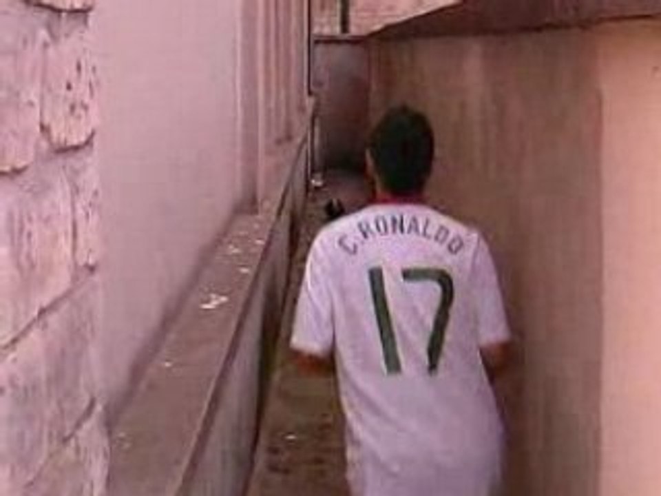 Cristiano ronaldo vs Mouchoir de poche